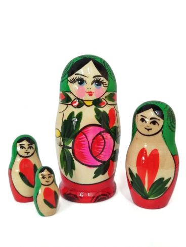 Matryoshka classic 4 pcs red top
