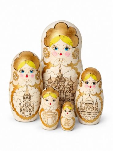 Matryoshka a little girl 5 places &quot;Moscow&quot;
