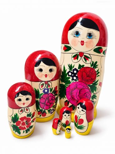 Matryoshka classic 7 pcs red top